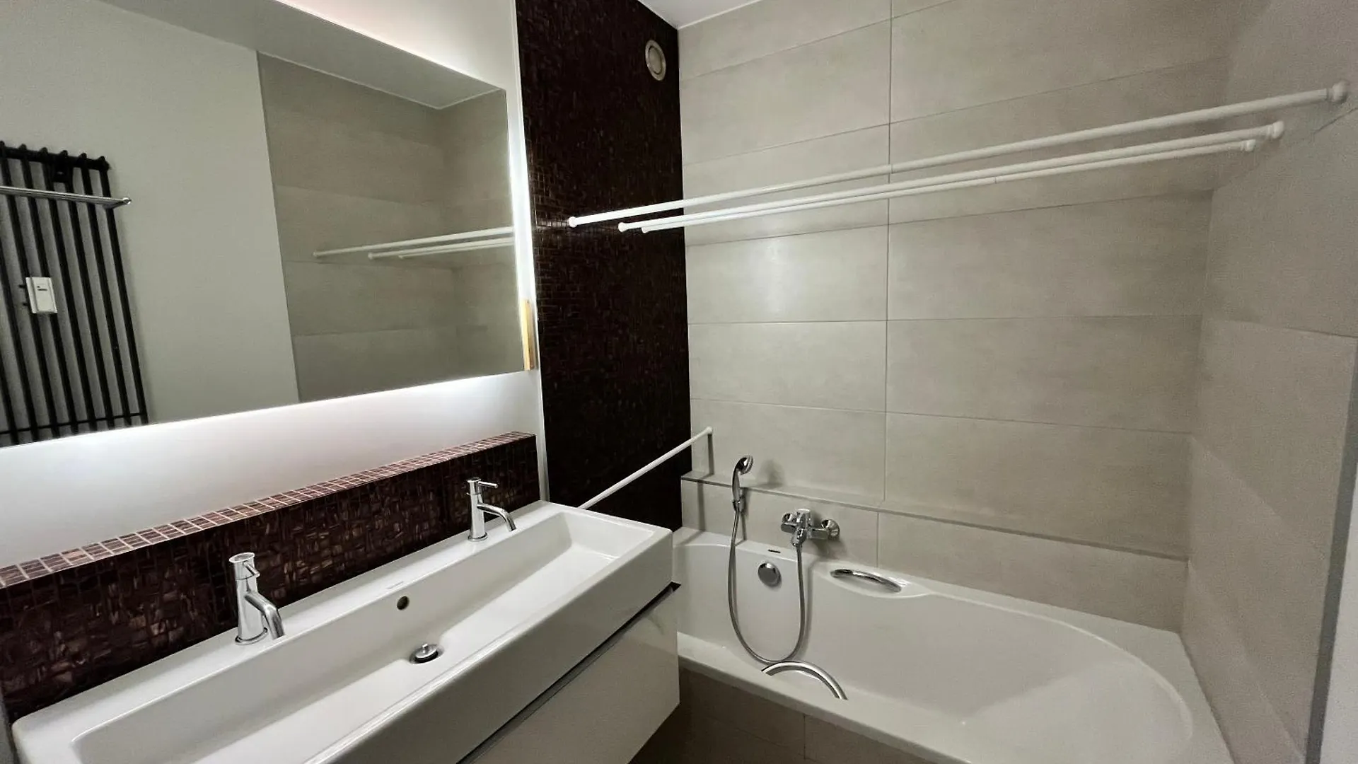 Elegant 2-Bedroom Apartment With A Sleeping Corner And Stunning Front Sea View T15 奥斯滕德